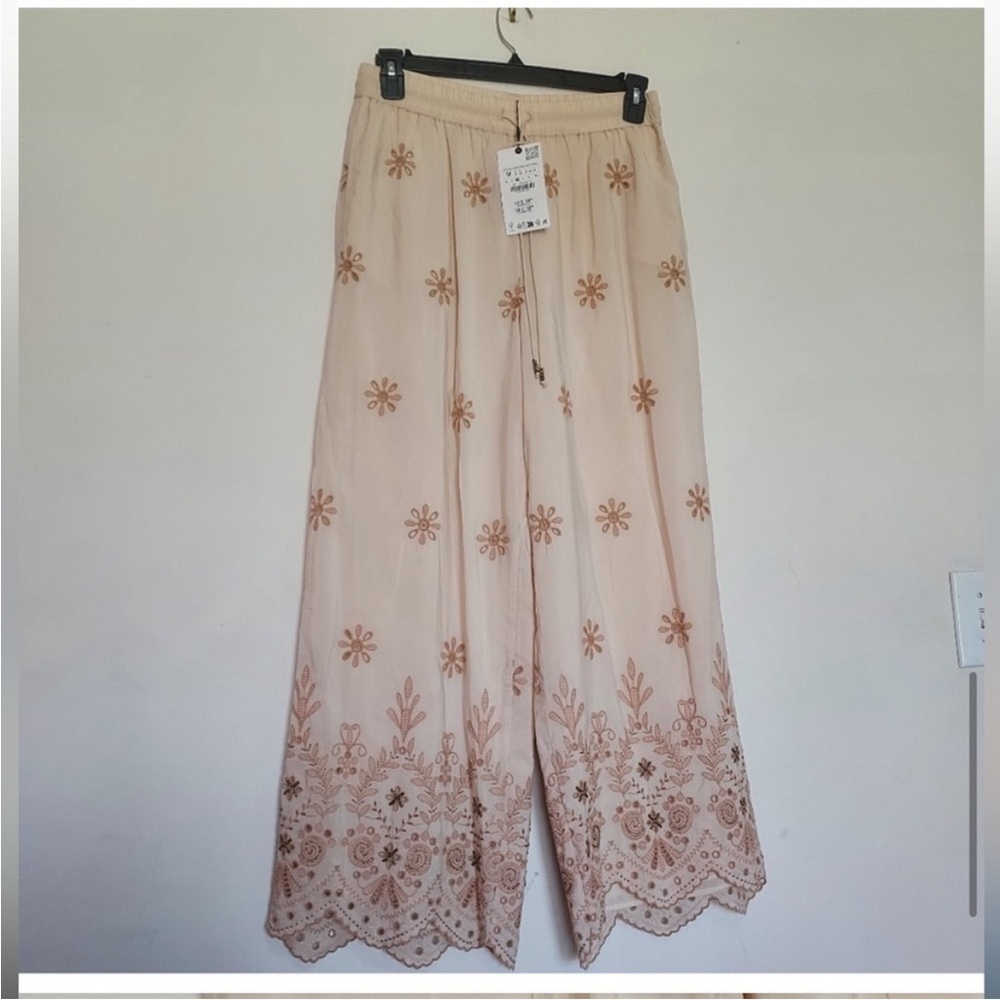 ZARA VACATION EMBROIDERED PANTS  SIZE M 
🚨FIRM PRICE NO DISCOUNT - Picture 4 of 10